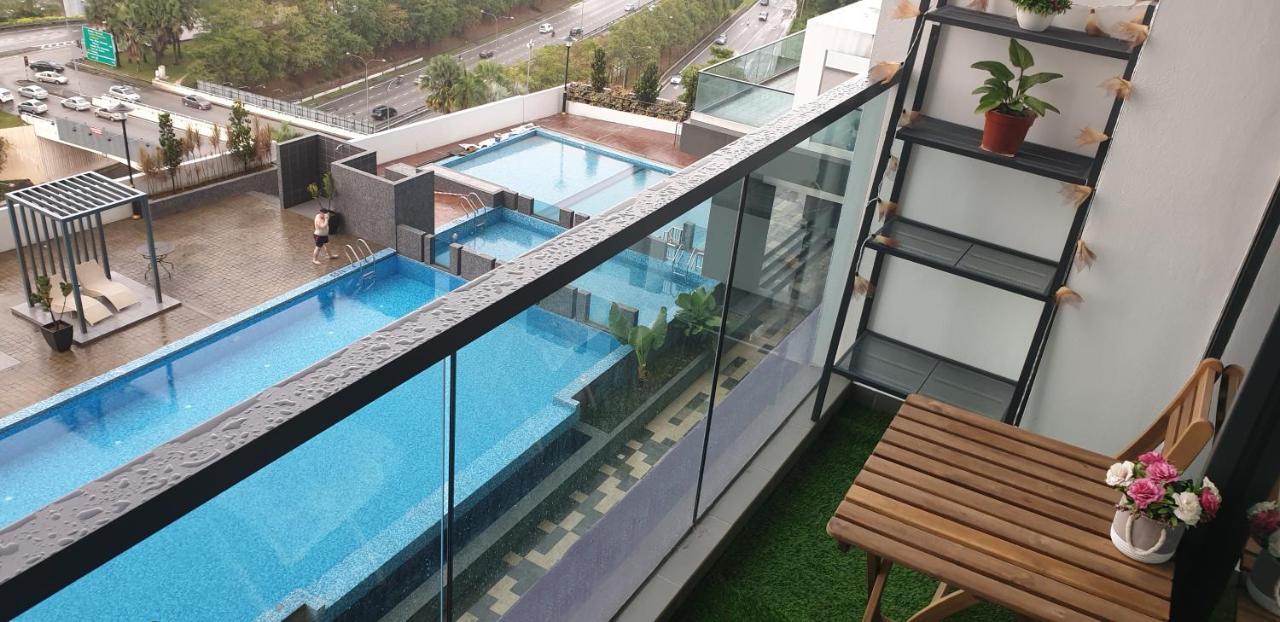 Mlh Deluxe Studio Suites @ Landmark Residence Cheras Eksteriør billede