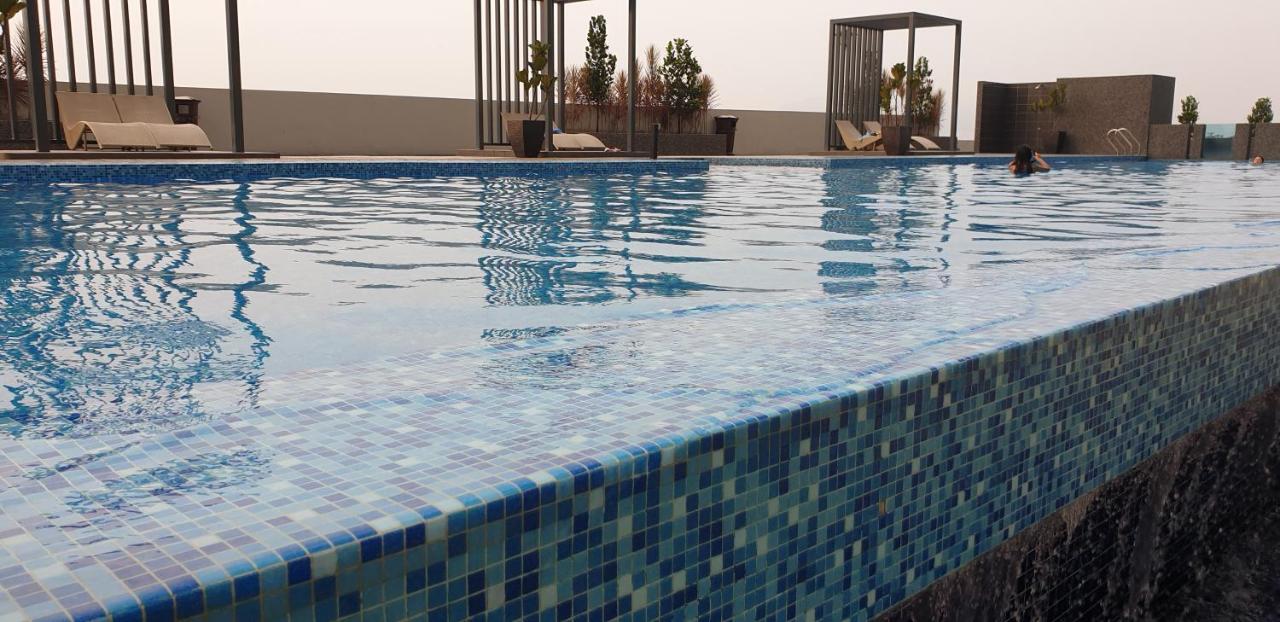 Mlh Deluxe Studio Suites @ Landmark Residence Cheras Eksteriør billede